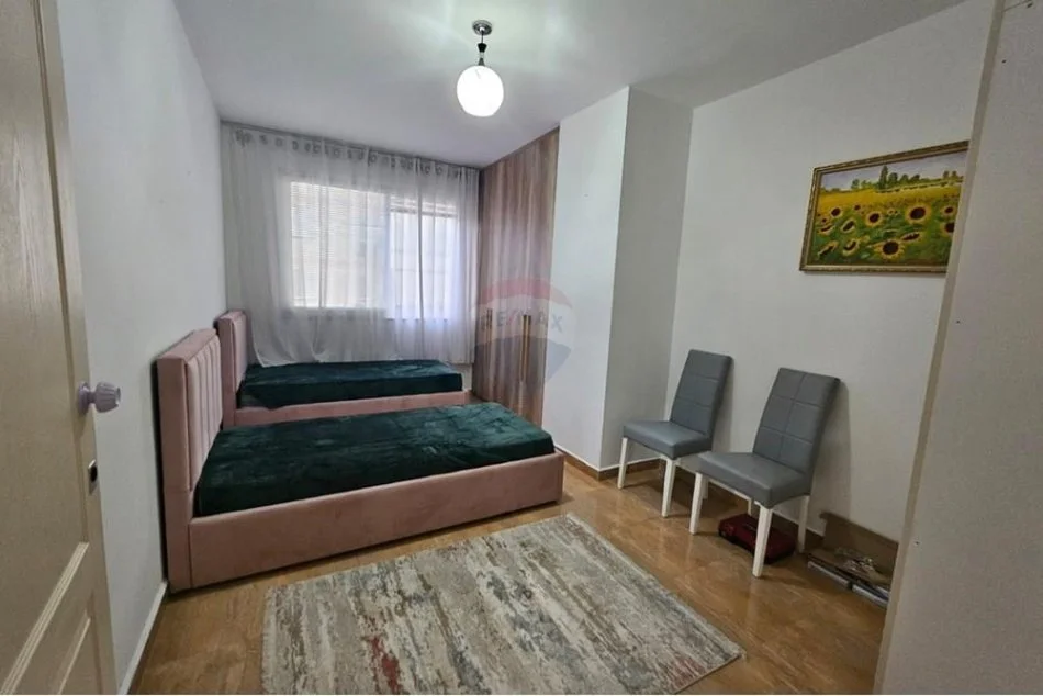 Tirane, shitet apartament 2+1+Ballkon Kati 4, 102 m² (Kompleksi Fratari)