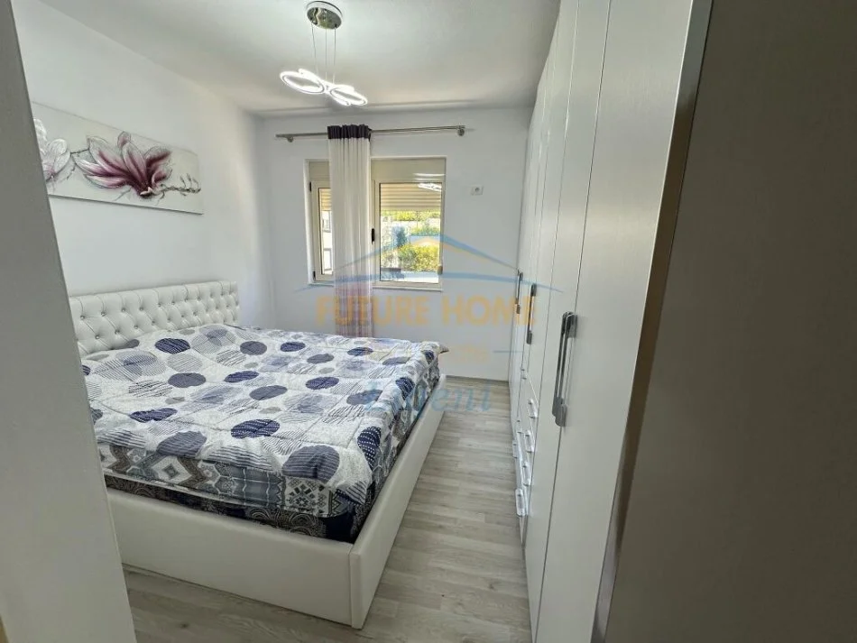 Tirane, shitet apartament 2+1+Ballkon Kati 3, 100 m² 198000 € (Mbrapa Radisonit)