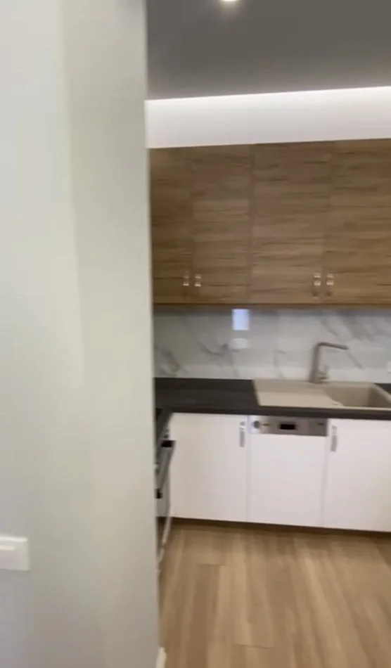 Tirane, jepet me qera apartament 2+1+Ballkon Kati 4, 106 m² 650 € (FIORI DI BOSKO)