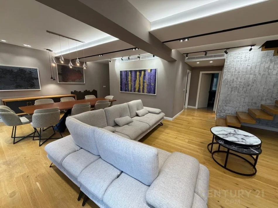 Tirane, jepet me qera apartament 3+1 Kati 5, 220 m² 2.000 € (Kodra e Diellit)