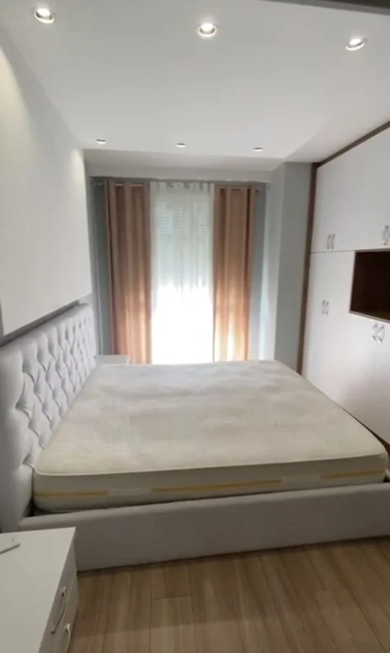 Tirane, jepet me qera apartament 2+1+Ballkon Kati 4, 106 m² 650 € (FIORI DI BOSKO)