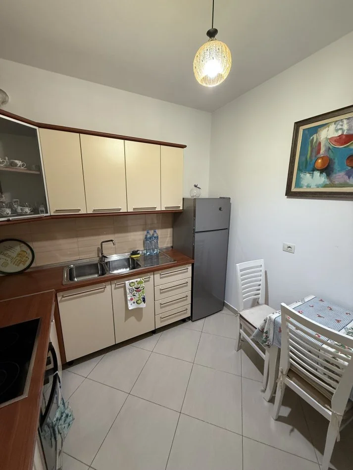 Tirane, jap me qera apartament 2+1+Ballkon Kati 7, 100 m² 600 € (Don Bosko, Prane Viva Market)