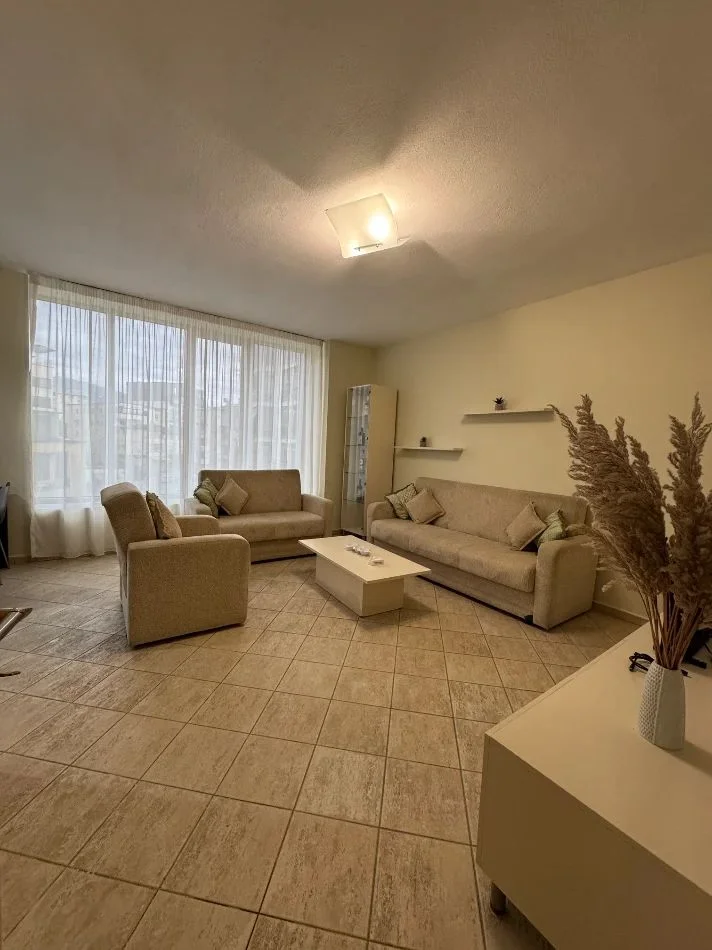 Tirane, jepet me qera apartament 1+1 Kati 3, 70 m² 550 € (Ali Demi)