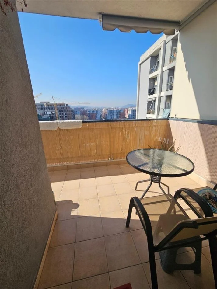 Tirane, jepet me qera apartament 2+1+Ballkon Kati 9, 105 m² 760 € (Ish fusha e aviacionit)