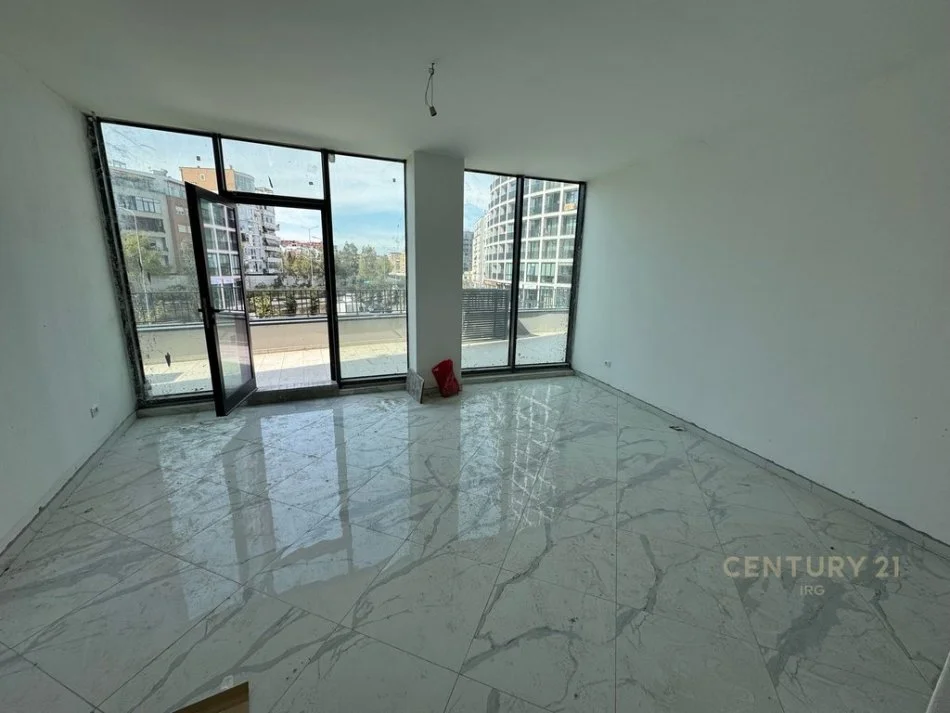 Tirane, jepet me qera apartament+verande  1+1 Kati 2, 60 m² 1.000 € (Lake View Residence)