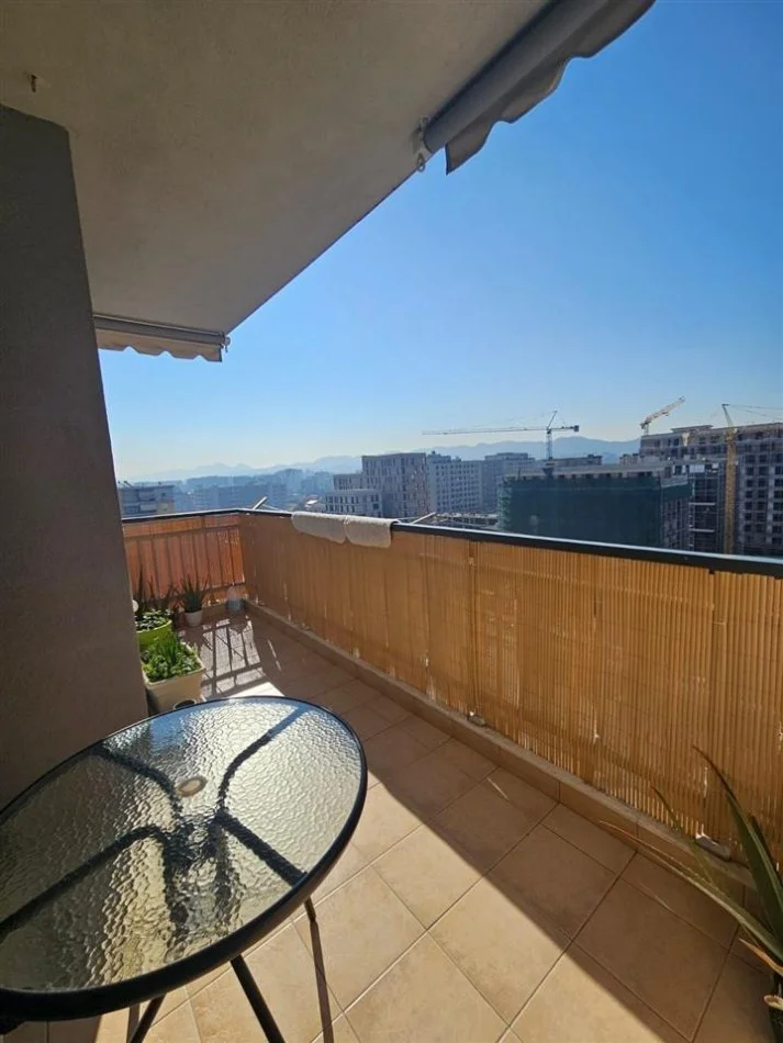 Tirane, jepet me qera apartament 2+1+Ballkon Kati 9, 105 m² 760 € (Ish fusha e aviacionit)