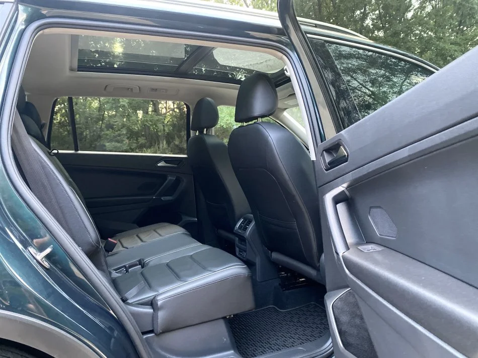 Tirane, shes makine Tiguan 2018 Benzin, gri e erret automatik Klima