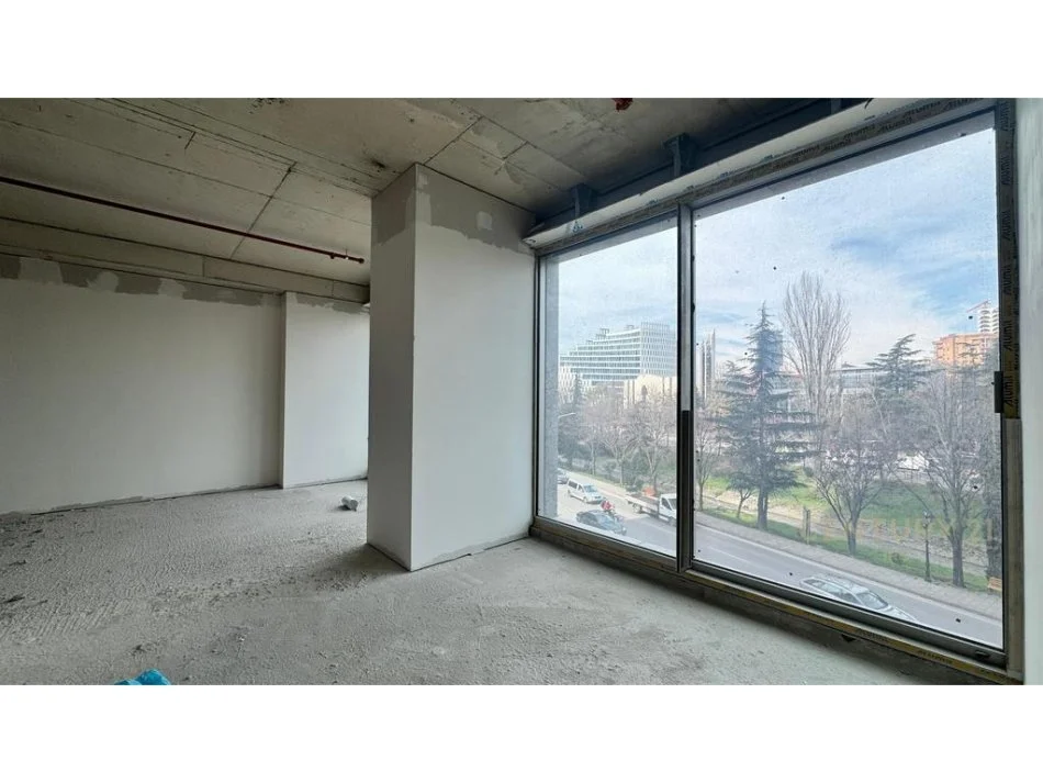 Tirane, jepet me qera ambjent biznesi Kati 2, 77 m² 3.500 € (Downtown One)