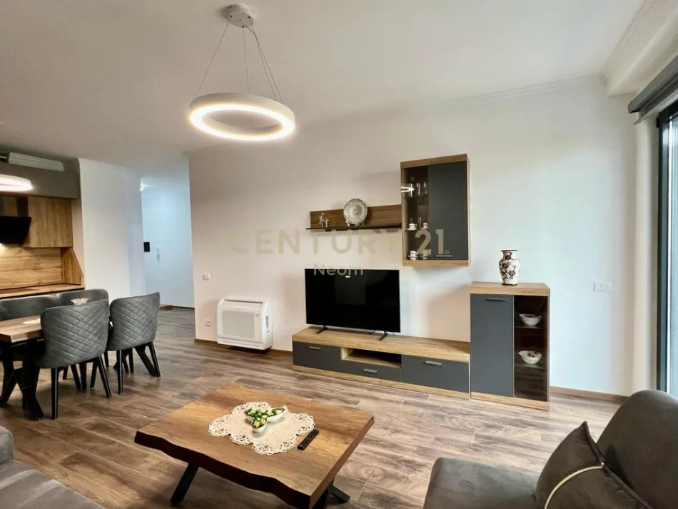Tirane, jepet me qera apartament 2+1 Kati 7, 127 m² 1.300 € (Pazari i ri)