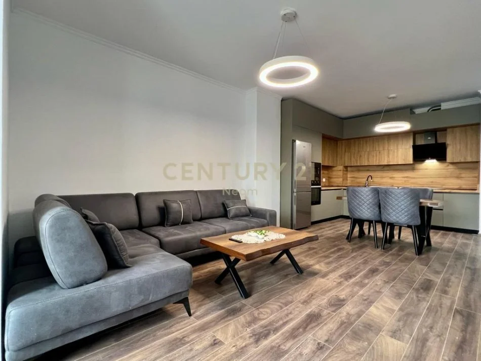 Tirane, jepet me qera apartament 2+1 Kati 7, 127 m² 1.300 € (Pazari i ri)