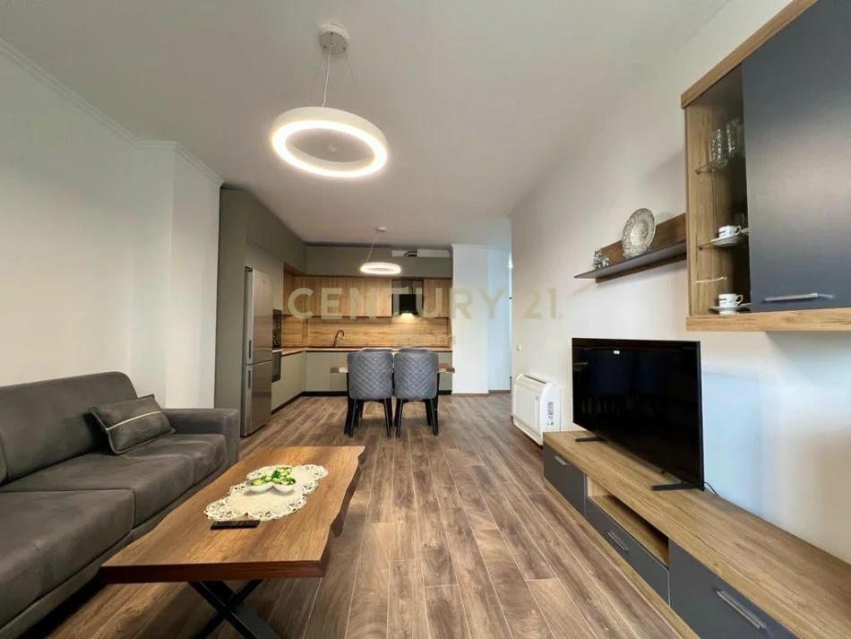 Tirane, jepet me qera apartament 2+1 Kati 7, 127 m² 1.300 € (Pazari i ri)