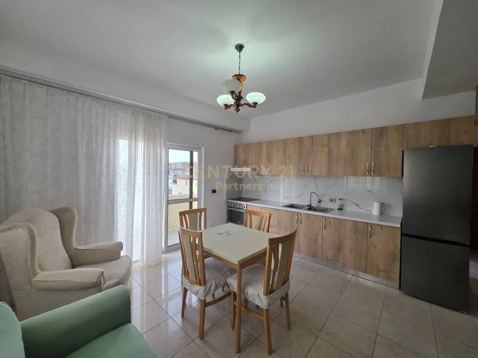 Tirane, jap me qera apartament 2+1 Kati 6, 126 m² 600 € 