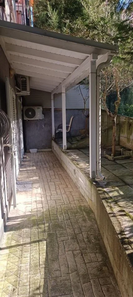 Tirane, jepet me qera apartament 2+1+Ballkon Kati 1, 140 m² 700 € (Radissoni)