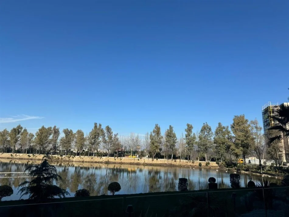 Tirane, jepet me qera apartament 2+1+Ballkon Kati 1, 140 m² 700 € (Radissoni)