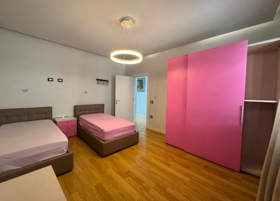 Tirane, jepet me qera apartament 2+1+Ballkon Kati 5, 110 m² 1.200 € (Liqeni i Thate, Tirane)