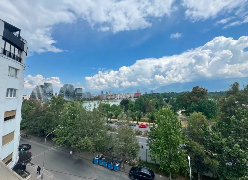 Tirane, jepet me qera apartament 2+1+Ballkon Kati 5, 110 m² 1.200 € (Liqeni i Thate, Tirane)