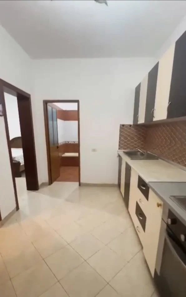 jepet me qera Kati 1, 280 € (1+1 me parking mobiluar Yzberisht 28000 Leke)