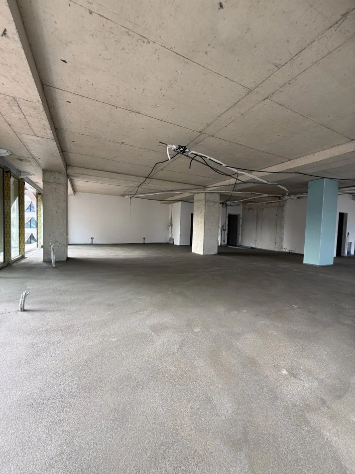 Tirane, jepet me qera zyre Kati 7, 285 m² 9.970 € (28 Nëntori)