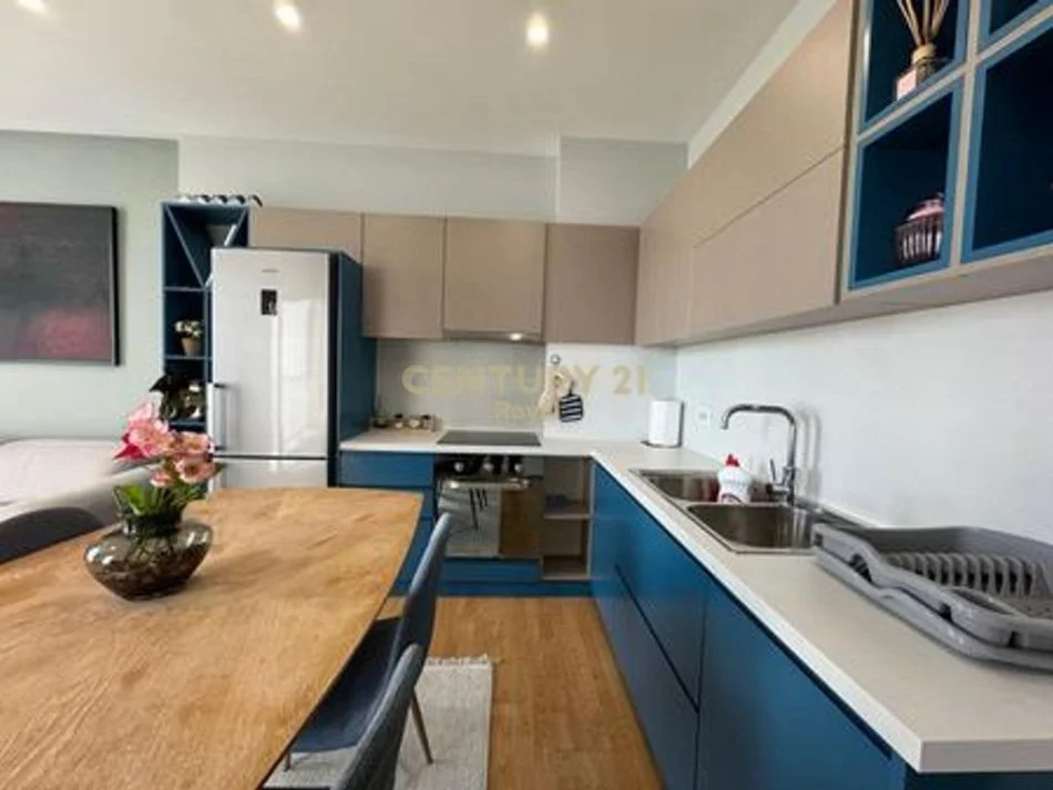 Tirane, jepet me qera apartament 1+1 , 64 m² 700 € (21 dhjetori)