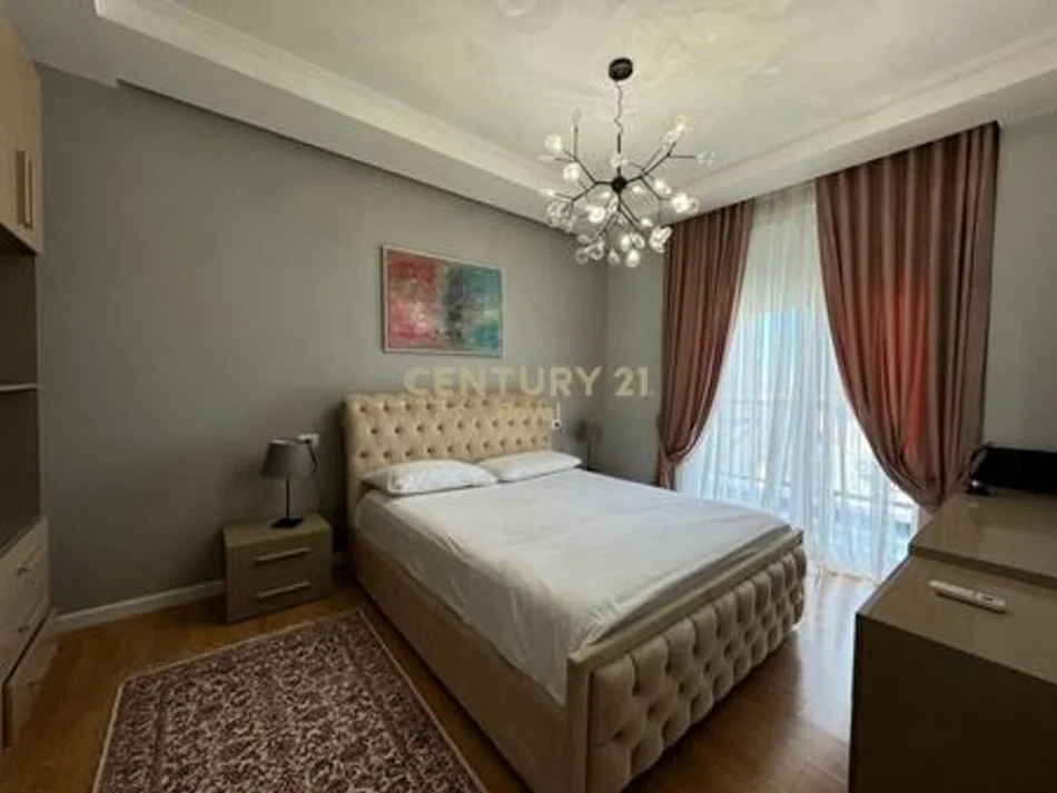 Tirane, jepet me qera apartament 1+1 , 64 m² 700 € (21 dhjetori)