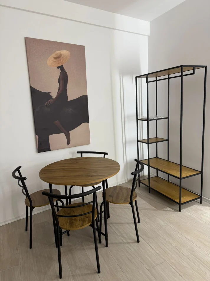 Tirane, jepet me qera garsonier Kati 6, 40 m² 400 € (5 Maji, Prane Farmacise 10, Tirane)