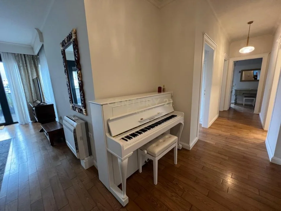 Tirane, jepet me qera apartament 2+1 Kati 5, 102 m² 1.000 € (Pazari i ri)