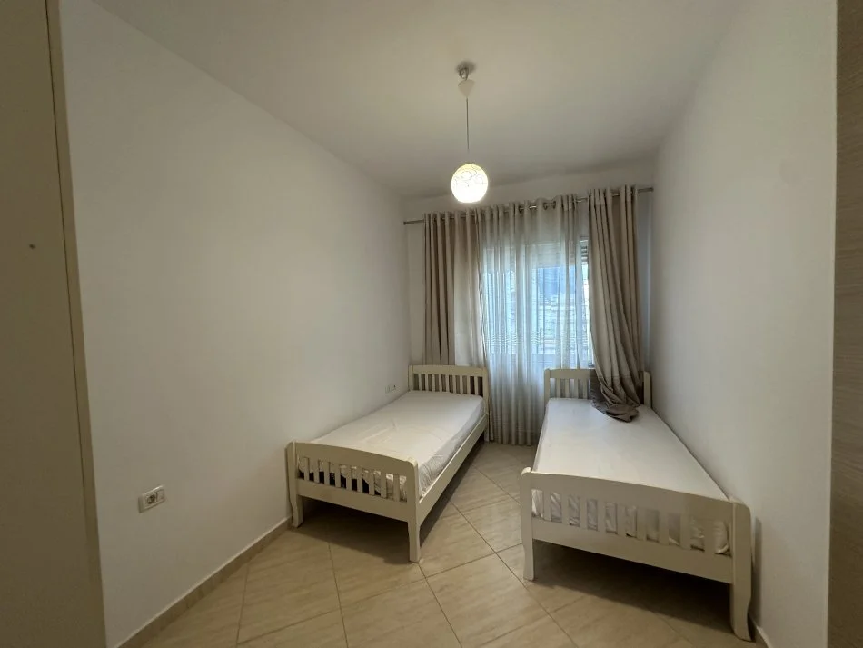 Tirane, shitet apartament 2+1+Ballkon Kati 5, 109 m² 189.900 € (Rruga Bill Klinton)