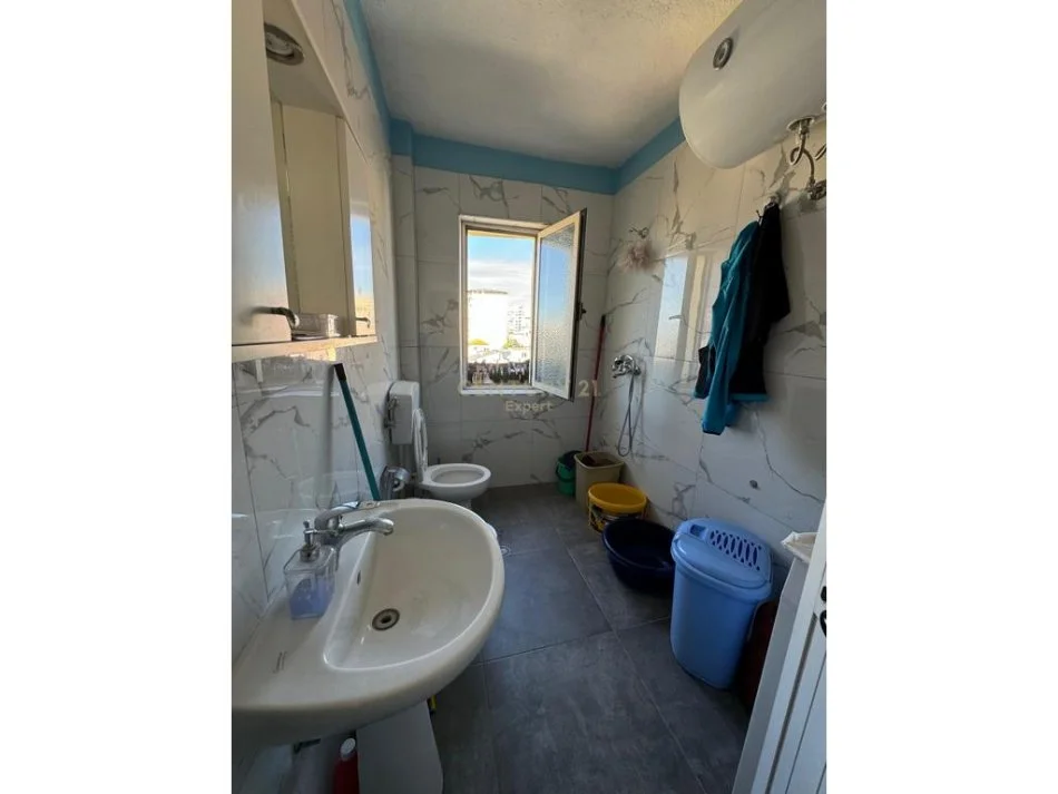 Tirane, shitet apartament 2+1 Kati 6, 67 m² 150.000 € (Rr.Fortuzi/Qender)