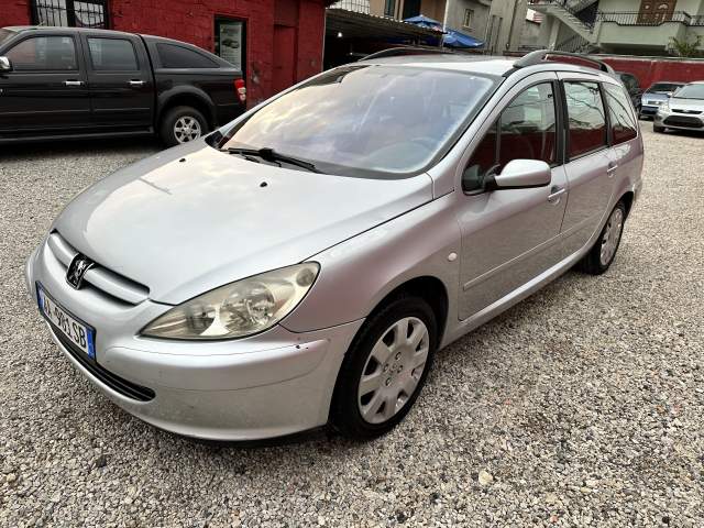 Tirane, shes makine Peugeot 307 Viti 2004, 1.600 Euro