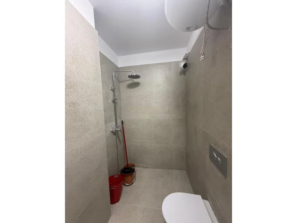 Tirane, jepet me qera apartament 1+1+Ballkon Kati 2, 75 m² 600 € 
