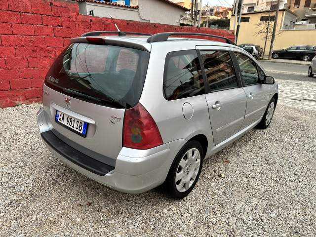 Tirane, shes makine Peugeot 307 Viti 2004, 1.600 Euro