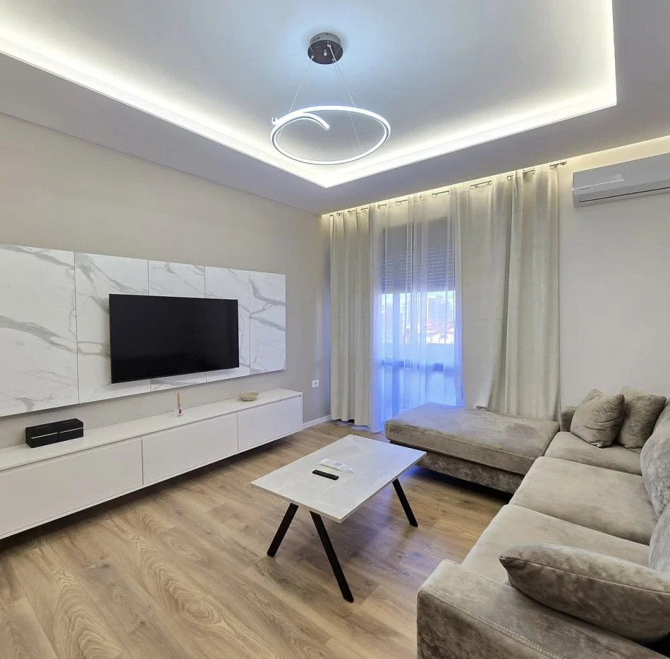 Tirane, jepet me qera apartament 2+1+Ballkon Kati 3, 90 m² 750 € (Rruga e Kavajës)
