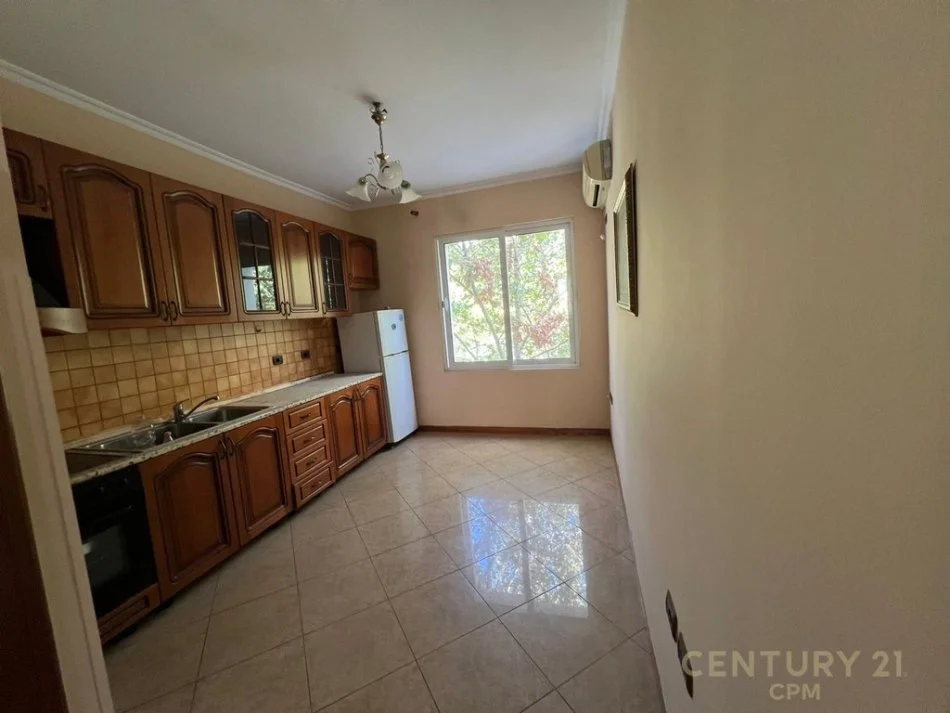 Tirane, shes apartament 2+1 Kati 4, 92 m² 195.000 € 