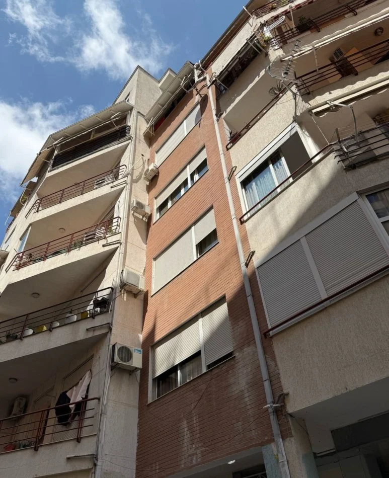 Tirane, shes apartament 3+1+Ballkon , 154 m² 350.000 € (Prane Kopeshtit Botanik)