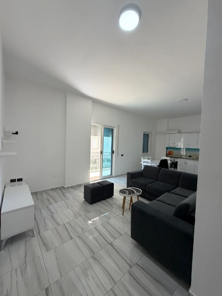 Durres, shitet apartament 2+1+Ballkon Kati 1, 104 m² 120.000 € (Shkembi kavajes)