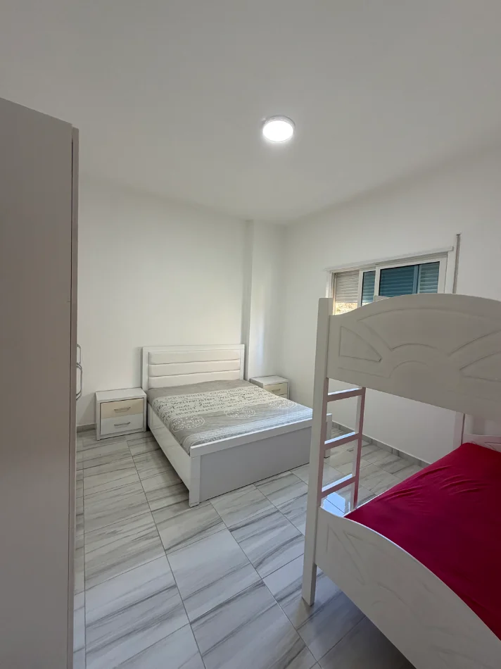 Durres, shitet apartament 2+1+Ballkon Kati 1, 104 m² 120.000 € (Shkembi kavajes)