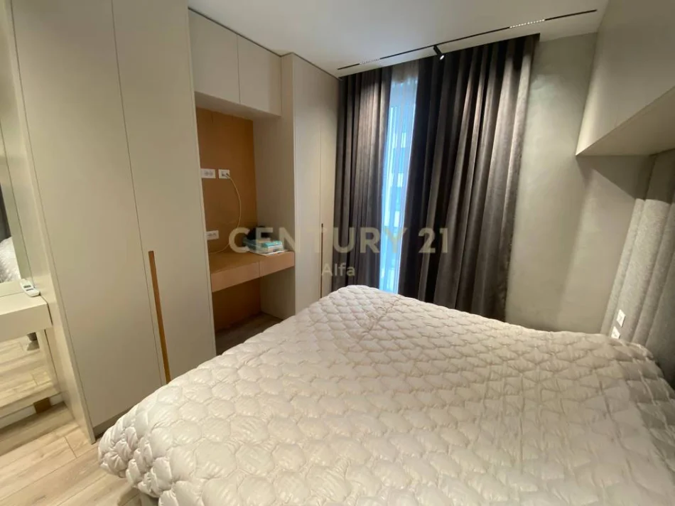 Tirane, shes apartament 2+1+Ballkon Kati 1, 92 m² 260.000 € (oxhaku)