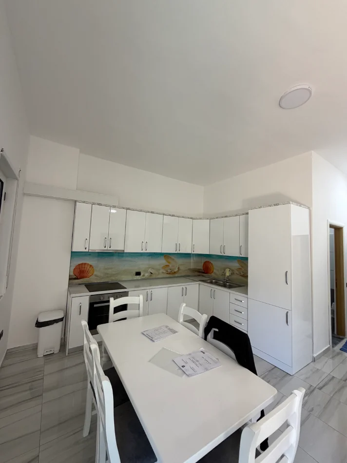 Durres, shitet apartament 2+1+Ballkon Kati 1, 104 m² 120.000 € (Shkembi kavajes)