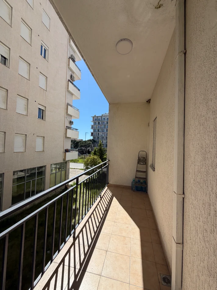 Durres, shitet apartament 2+1+Ballkon Kati 1, 104 m² 120.000 € (Shkembi kavajes)