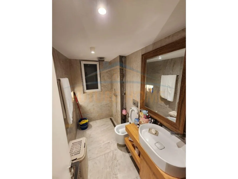 Tirane, shitet apartament 2+1+Ballkon Kati 3, 80 m² (Harry Fultz)