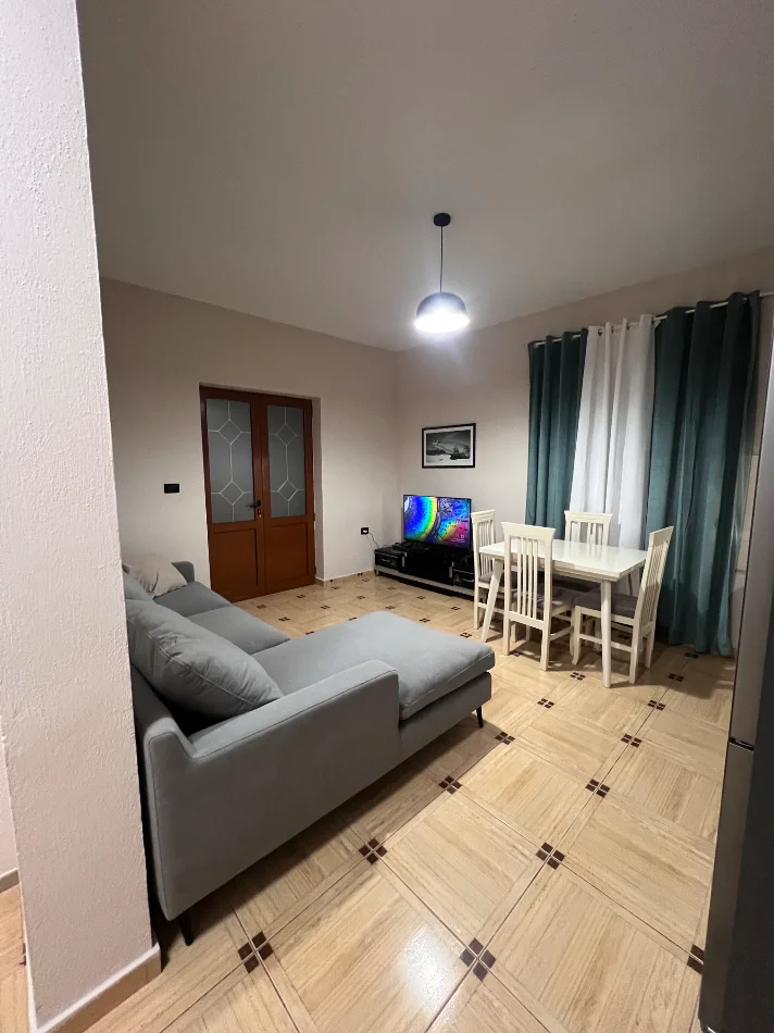 Tirane, jap me qera apartament 1+1+Ballkon Kati 2, 69 m² 500 € (Albanopoli)