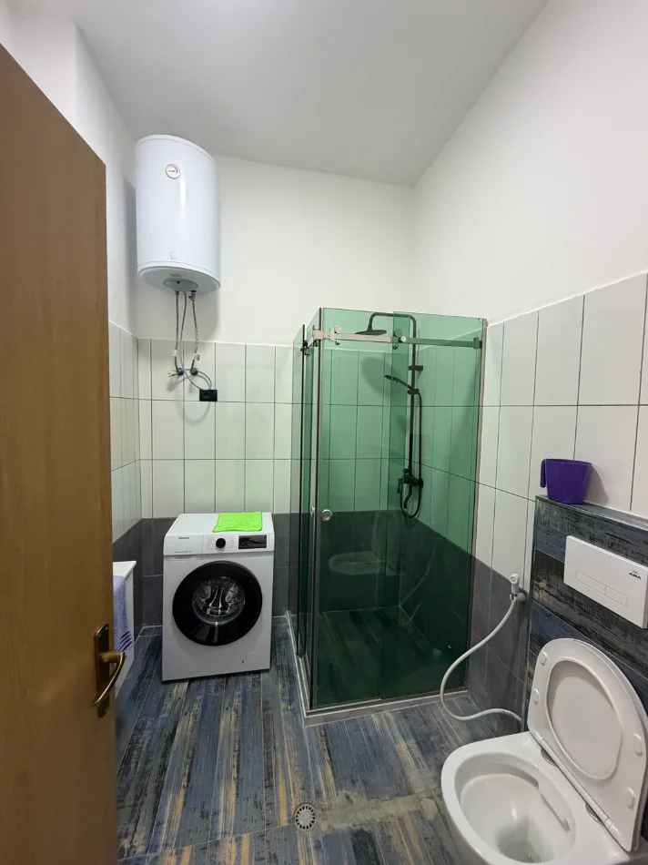 Durres, shitet apartament 2+1+Ballkon Kati 1, 104 m² 120.000 € (Shkembi kavajes)