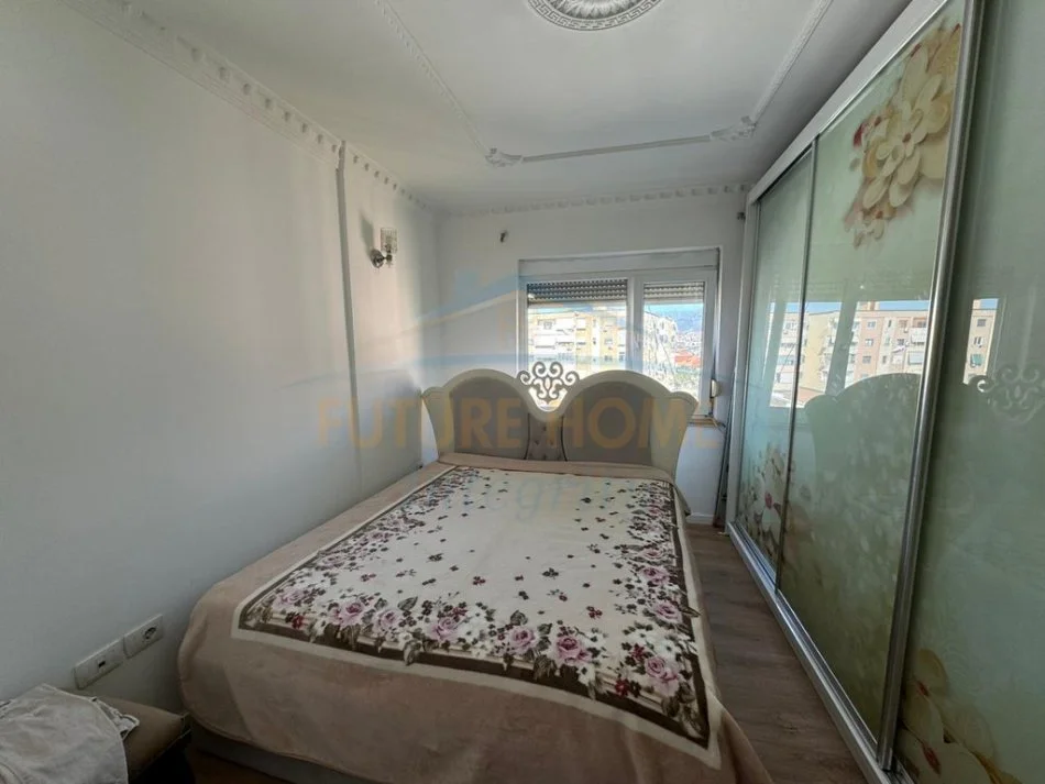Tirane, shitet apartament 3+1+Ballkon Kati 7, 122 m² 195.000 € (Laprak)