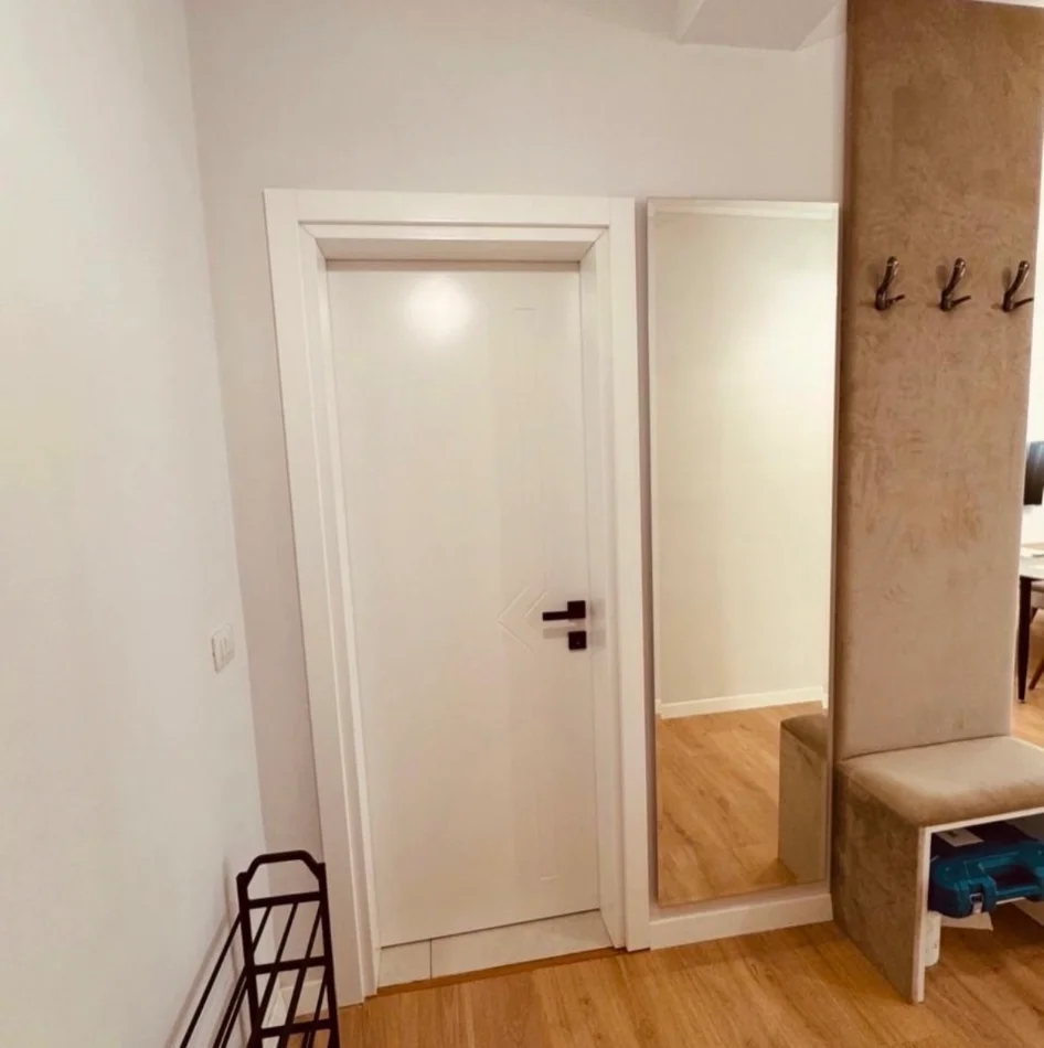 Tirane, jepet me qera apartament 2+1 Kati 4, 120 m² 1.300 € (Rruga e Durresit)