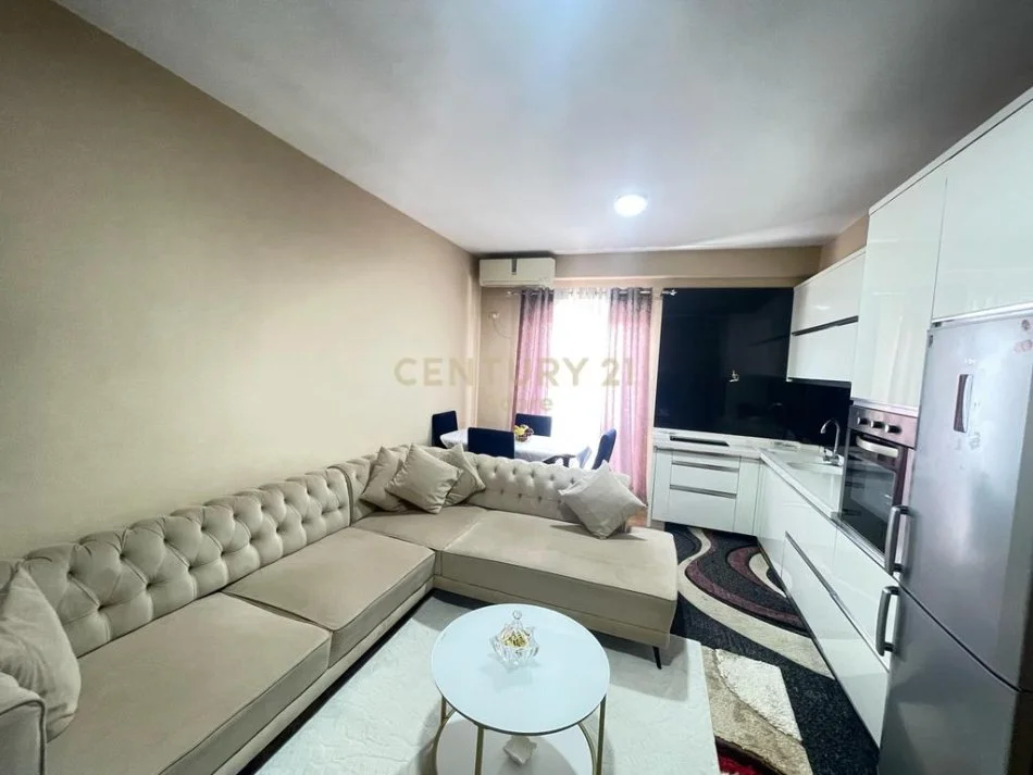Tirane, shitet apartament 2+1 Kati 4, 92 m² 132.000 € (Kodra e priftit)