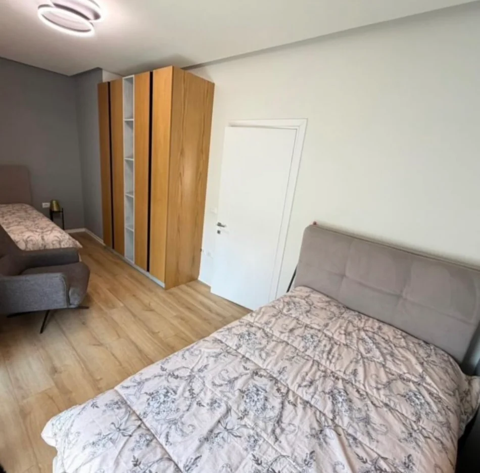 Tirane, jepet me qera apartament+verande | Penthouse 3+1 , 200 m² 1.500 € (TEG)