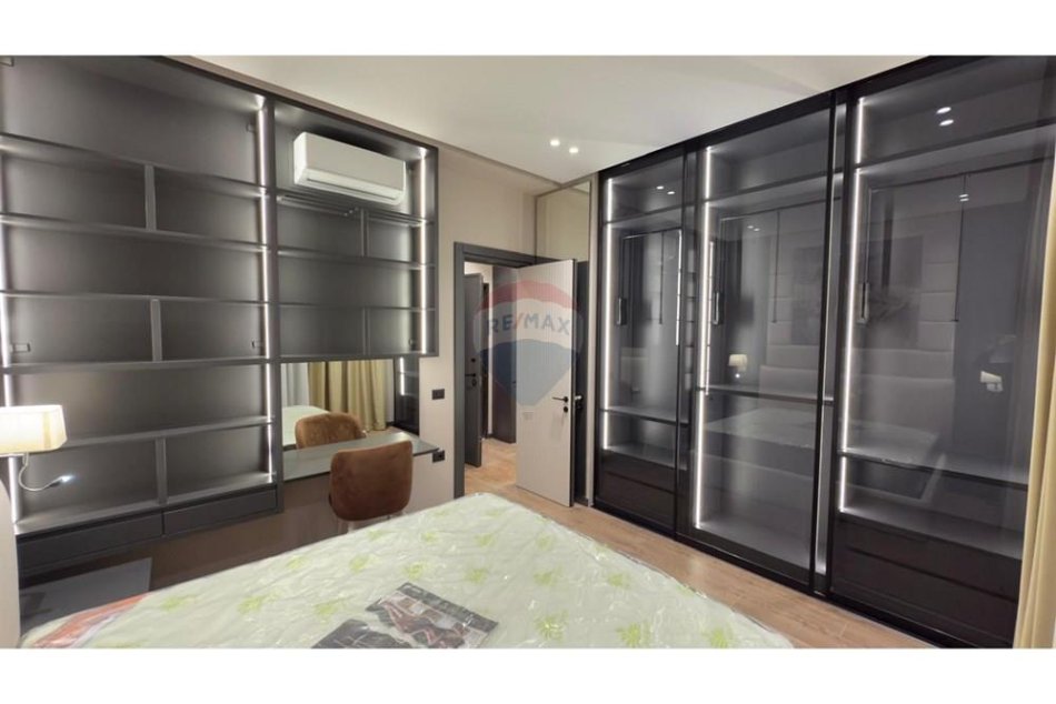 Tirane, jepet me qera apartament 1+1+Ballkon , 75 m² 900 € (Kompleksi Deliorgji)