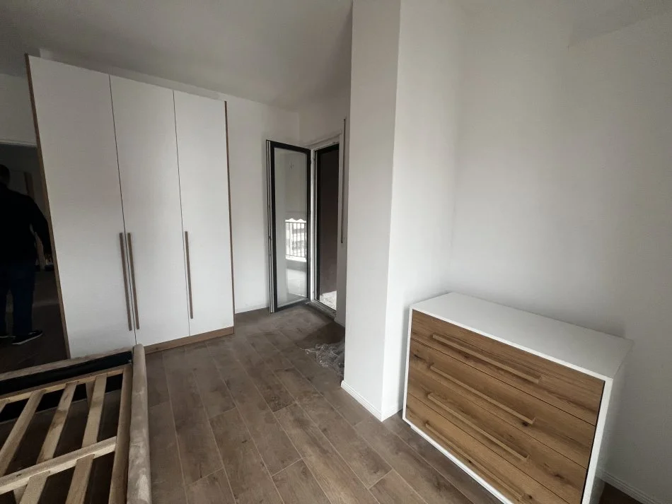 Tirane, jepet me qera apartament 2+1 Kati 7, 100 m² 400 € 