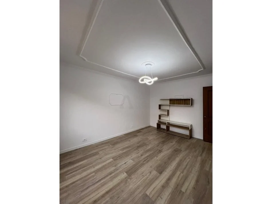 Tirane, shitet apartament 1+1 Kati 1, 59 m² 90.000 € (Selit ish stacioni fundit tiranes re)