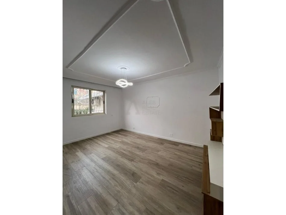 Tirane, shitet apartament 1+1 Kati 1, 59 m² 90.000 € (Selit ish stacioni fundit tiranes re)